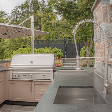 Stone Paved Ranch - Oyster Bay Cove