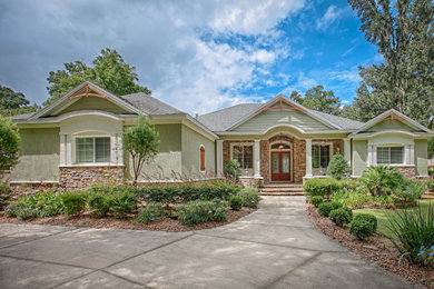 This is an example of a traditional home in Orlando.