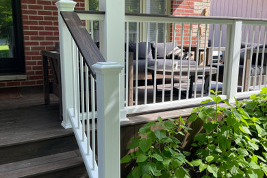 Inspiration for a porch remodel in Toronto