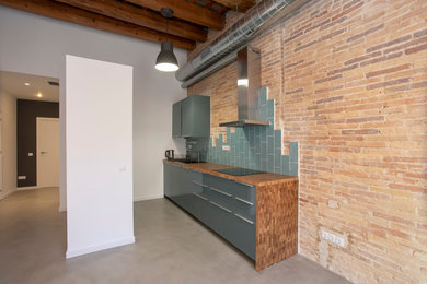 Photo of a modern kitchen in Barcelona.