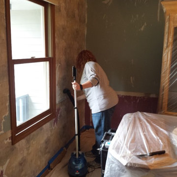 How to remove wallpaper with a garment steamer