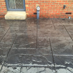 Exposed Aggregate and Slate Look Concrete Driveways - Landscaping Stones and Pavers