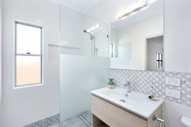 Photo of a small bathroom in Brisbane.