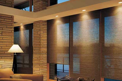 Family room - family room idea in New York