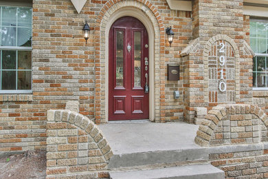 Example of a minimalist entryway design in Houston