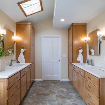 Woodwork master bathroom