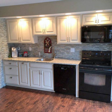 Kitchen Remodel | Stylish Modern Kitchen with Backsplash