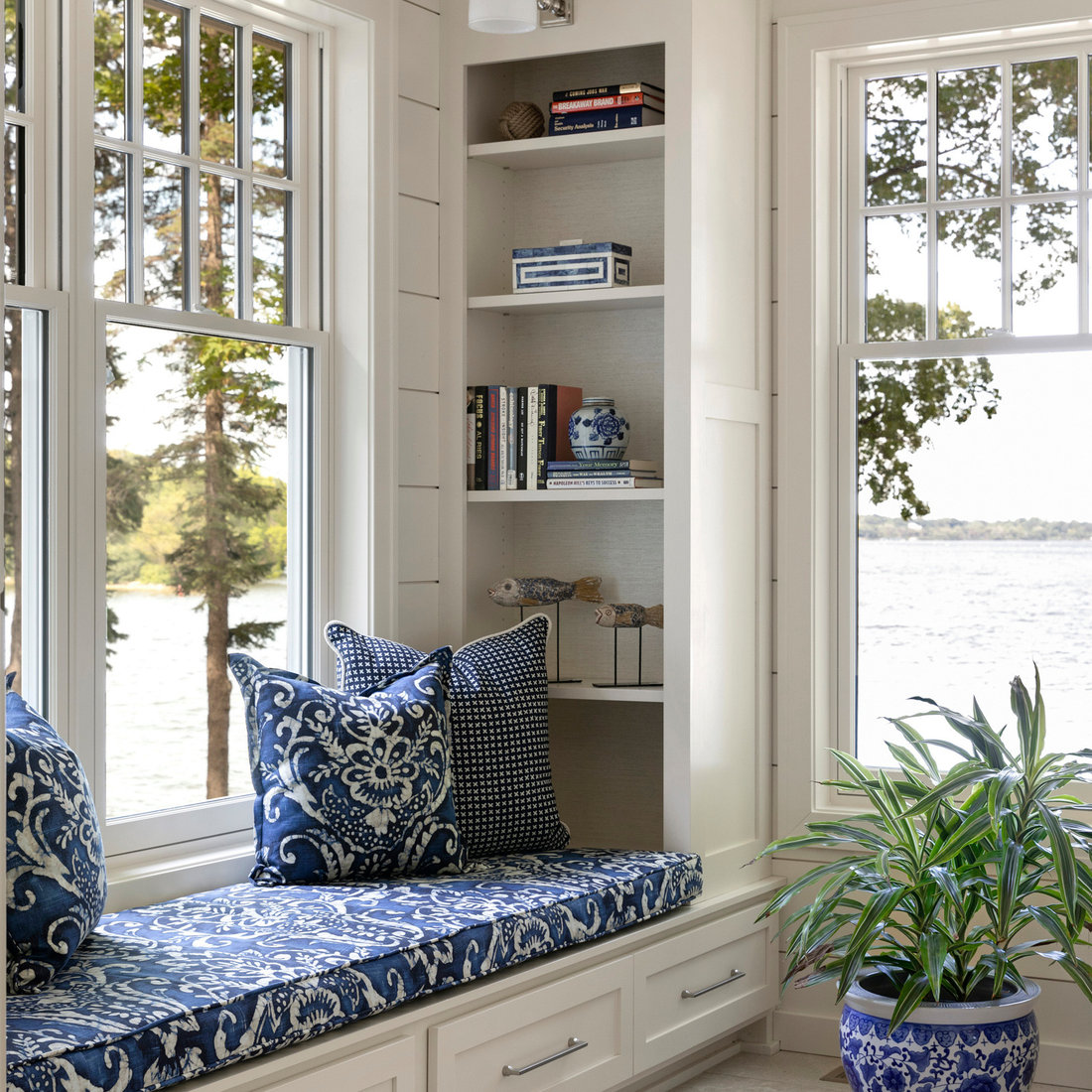 Lakeside Getaway