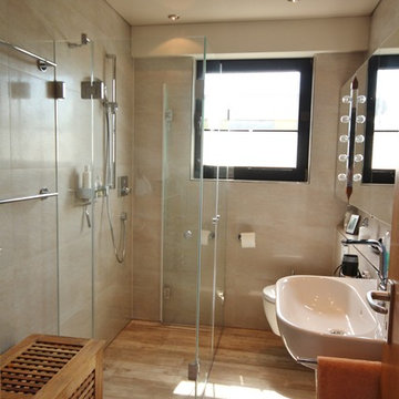 Dusche vor Fenster