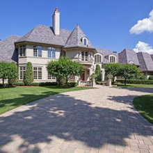 Edina - Mirror Oaks