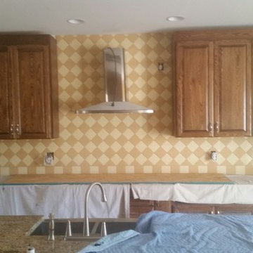 Unique 4x4 Ceramic Backsplash with Alternating Color Pattern