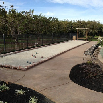 Lodi perimeter overflow pool
