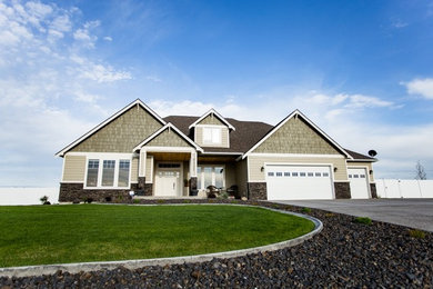 Example of an arts and crafts exterior home design in Seattle