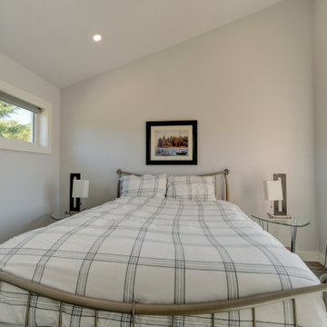 1499/1499B Trail Way - $1,695,000 – MLS Res 885121 / Com 885130