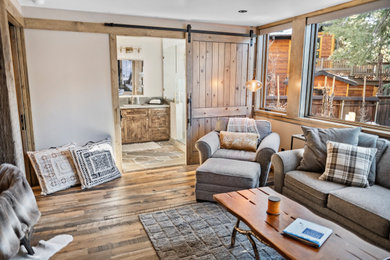 Inspiration for a mid-sized cottage living room remodel in Sacramento