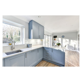Classic British Kitchen in Ashington, West Sussex - Moderne - Cuisine ...