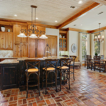 UPSCALE BATON ROUGE HOME IN DESIRABLE GATED COMMUNITY