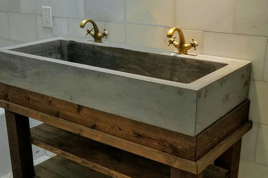 Bathroom - country bathroom idea in Oklahoma City