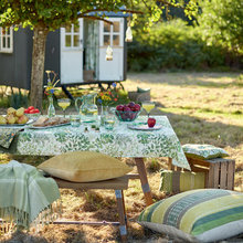 10 Ingredients for a Stylish Picnic