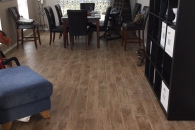 Cottage chic dining room photo in Austin