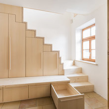 Raffiniert kombiniert: Eine Möbeltreppe, die fast alles kann