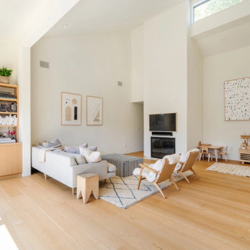 Select Rift & Quarter Sawn White Oak Plank Flooring, Living Room