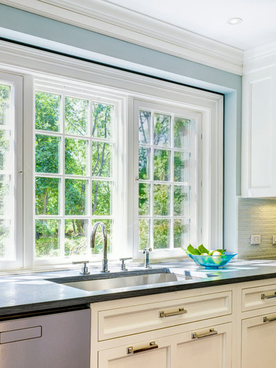 Traditional Kitchen by Robert A. Cardello Architects