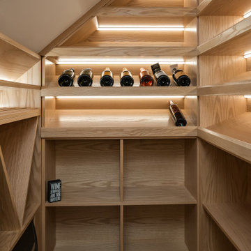 Traditional Basement Wine Cellar with Oak Racks – Chicago