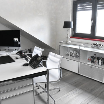 Büroraum - weißes Mobiliar