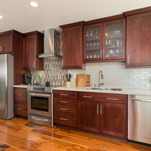 Placement of stove and refrigerator