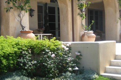Example of a classic home design design in Santa Barbara