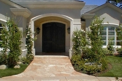 Arts and crafts exterior home photo in Los Angeles