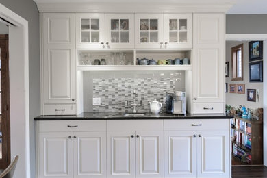 Elegant kitchen photo in Toronto