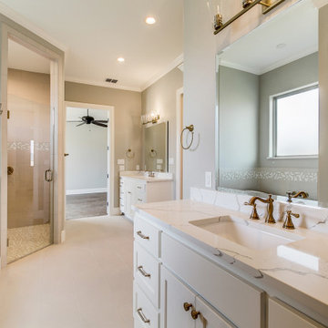 Hill Country Corner Lot - master bath