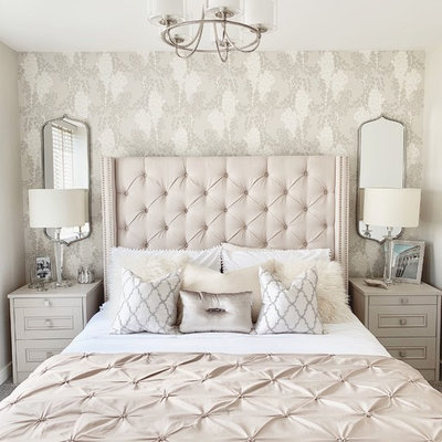Example of a mid-sized cottage chic home design design in West Midlands