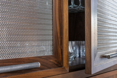 Example of a home bar design in Milwaukee