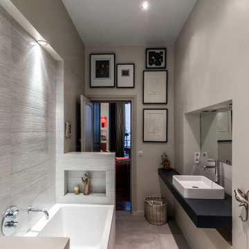 Une salle de bain wabi sabi