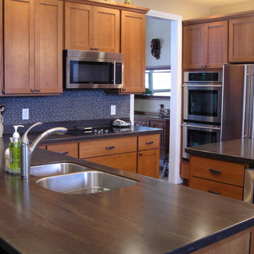 Quarter-Sawn Oak on Shaker Doorstyle