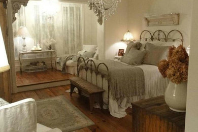 Inspiration for a farmhouse home design remodel in New York