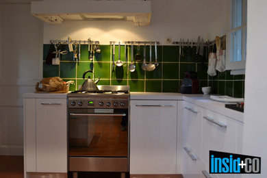 Photo of a contemporary kitchen in Montpellier.