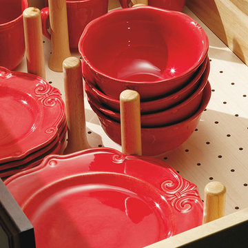 Pegged Dish Organizer