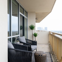 Balcony At The Hutch