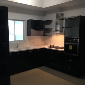 High Gloss Black Modern Kitchen in Torres Centrika