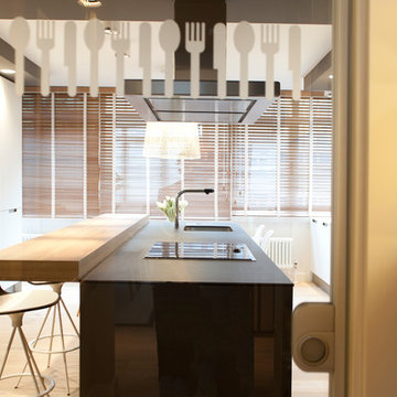 Diseño interior de casa con gran cocina