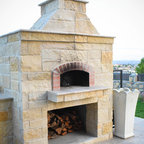 Pergola with retractable shade