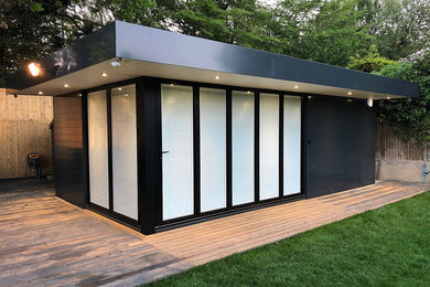 This is an example of a medium sized contemporary home in London.