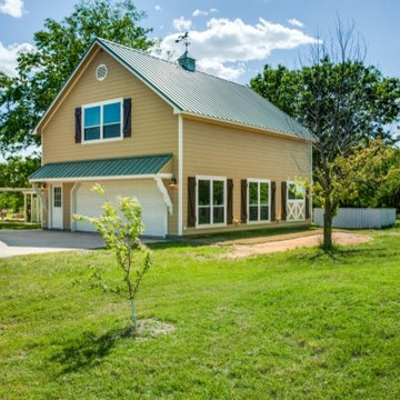 Detached Garage and Shop