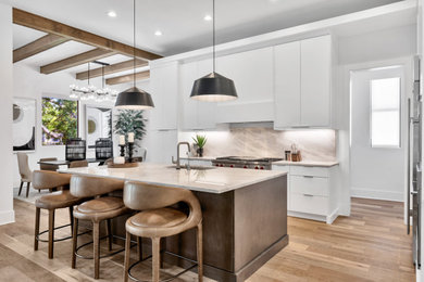 Inspiration for a modern kitchen remodel in Tampa