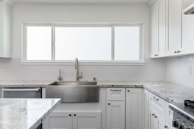 Example of a transitional kitchen design