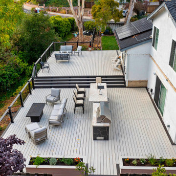 Outdoor Kitchen & Deck